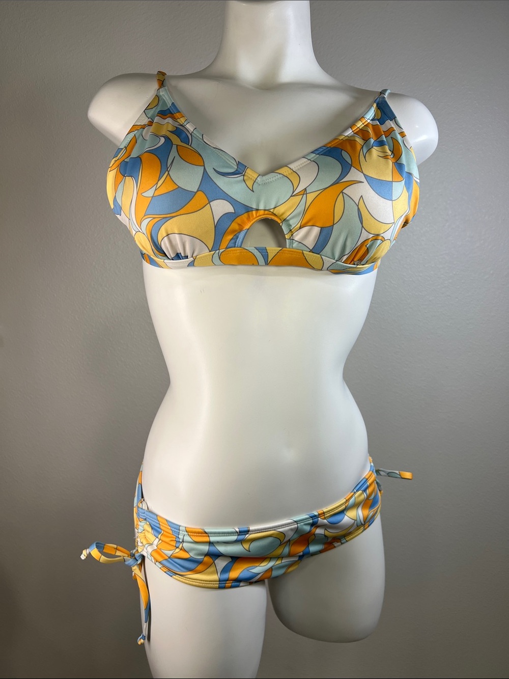 Hurley Yellow, Light Blue, Orange, and White Swirl Bikini Set MEDIUM